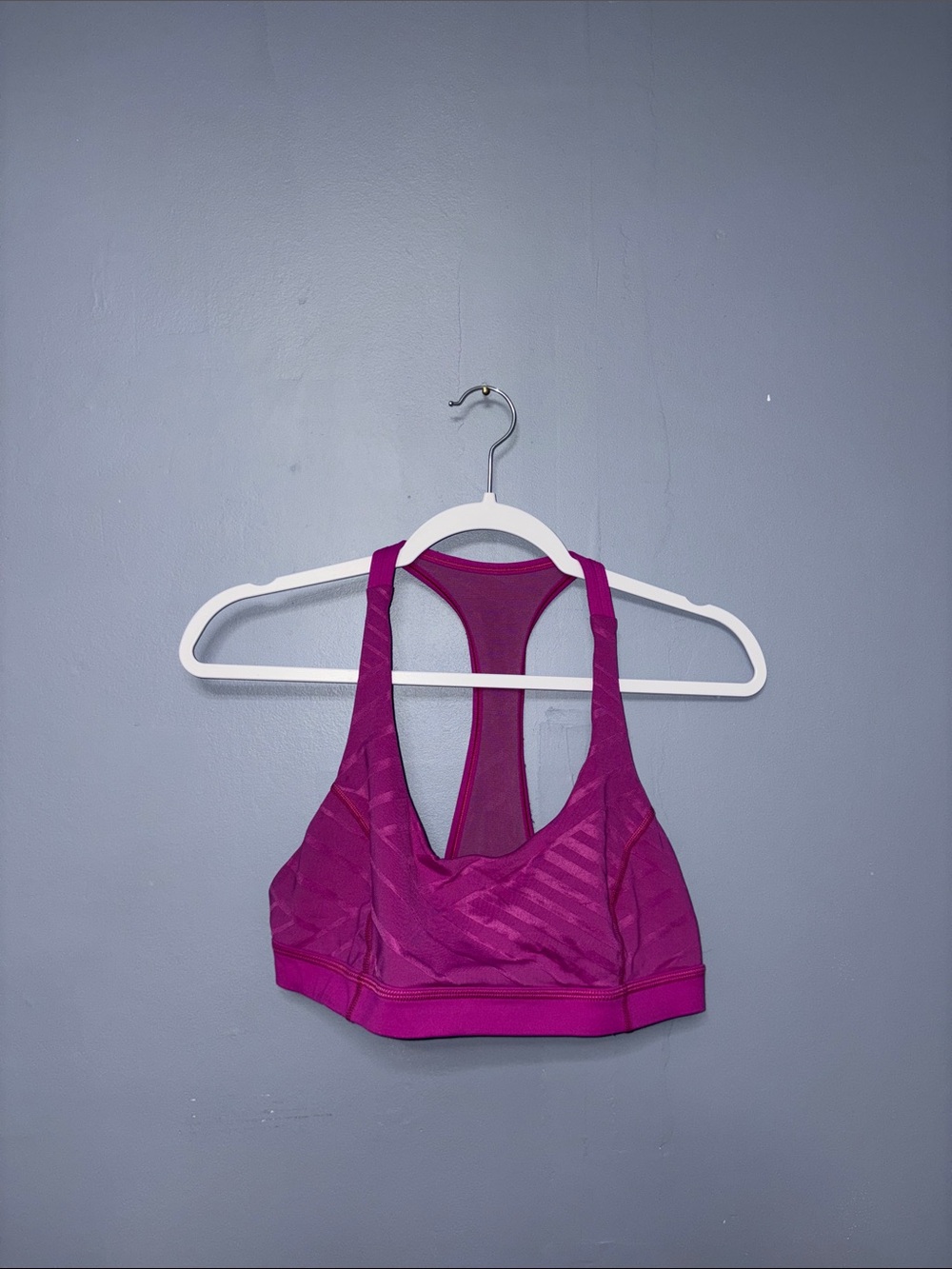 Lululemon • Fuchsia Sport Bra
